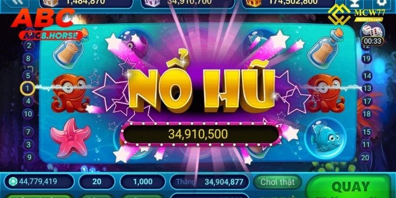 Người chơi trải nghiệm vòng quay nổ hũ jackpot giao diện hiện đại 
